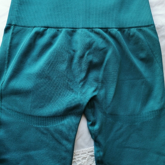 BEAND NEW Stunning Turquoise Gym Outfit - Picture 6 of 6